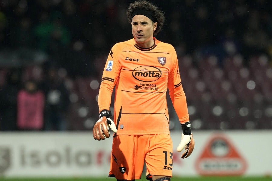 Guillermo Ochoa con la Salernitana