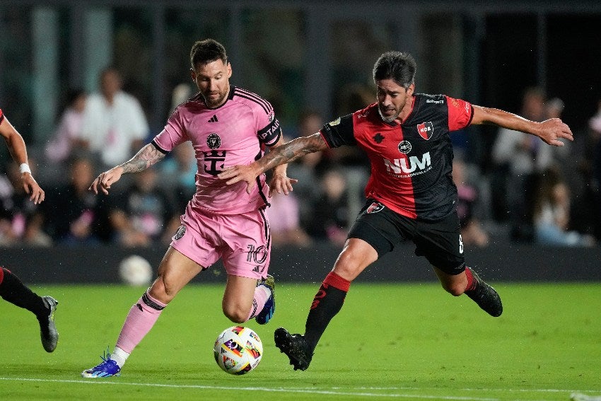 Messi jugó por primera vez ante Newell's