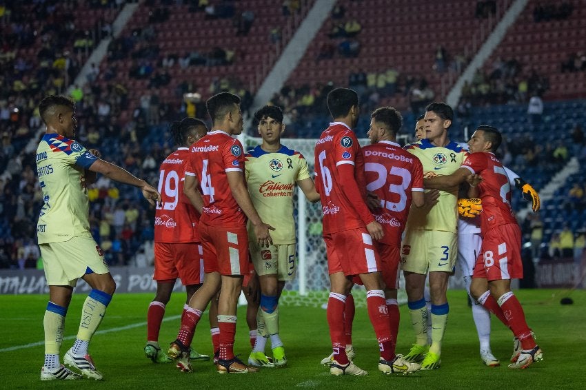 Momentos de bronca en el partido 