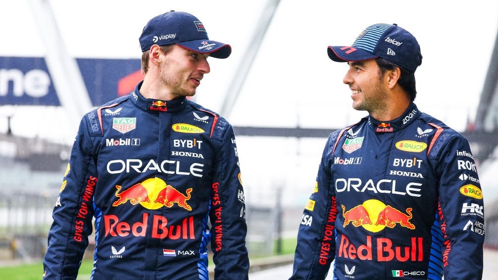 Checo Pérez y Max Verstappen en la presentación del RB20