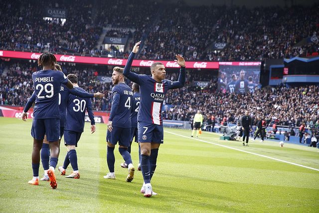 Kylian Mbappé luego de anotar con el PSG