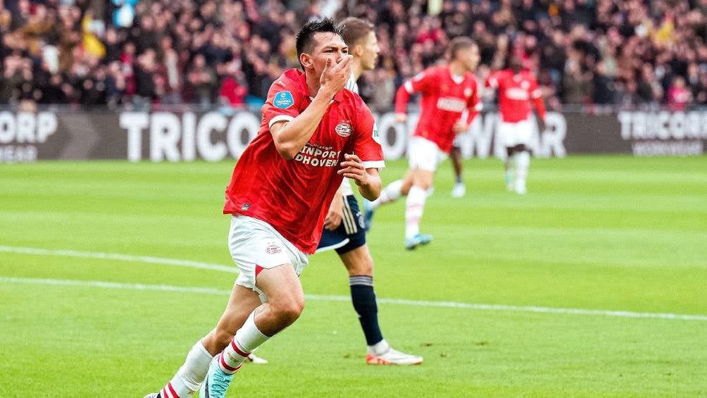 Chucky Lozano llegó a cien partidos con PSV