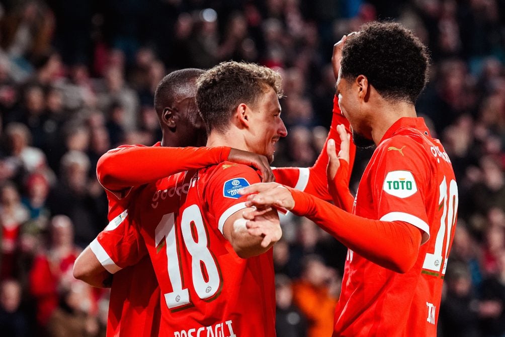 Jugadores de PSV en celebración de gol