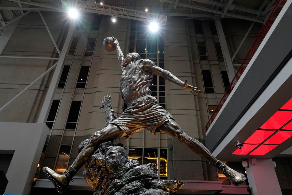 La estatua de Michael Jordan
