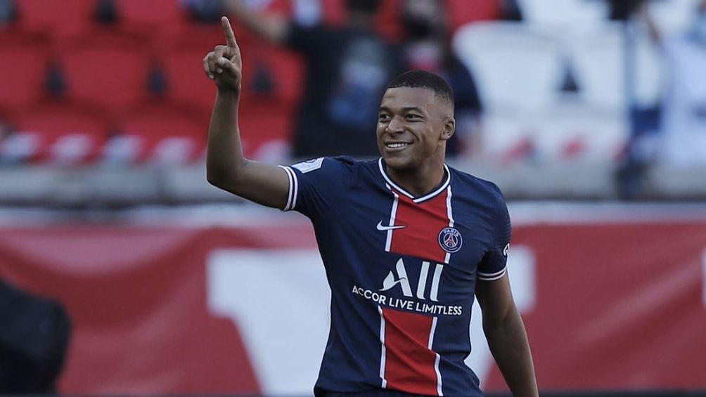 Kylian celebra con el PSG