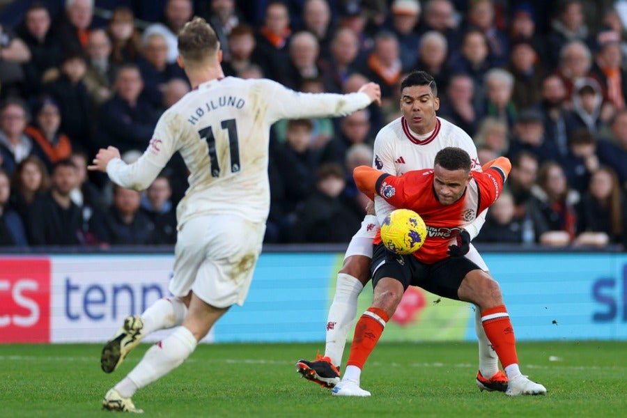 Manchester United venció 1-2 a Luton