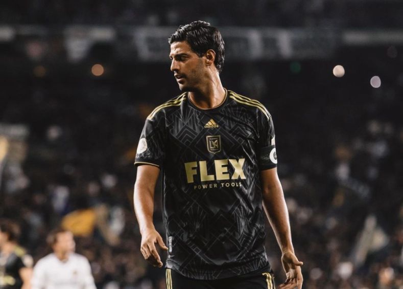 Carlos Vela disfruta de sus vacaciones