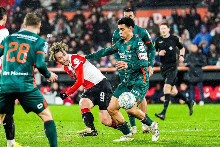 Intentos de Feyenoord sobre el arco rival 