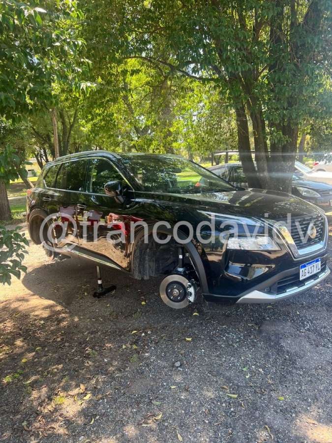 Auto de Silvio Romero en Argentina