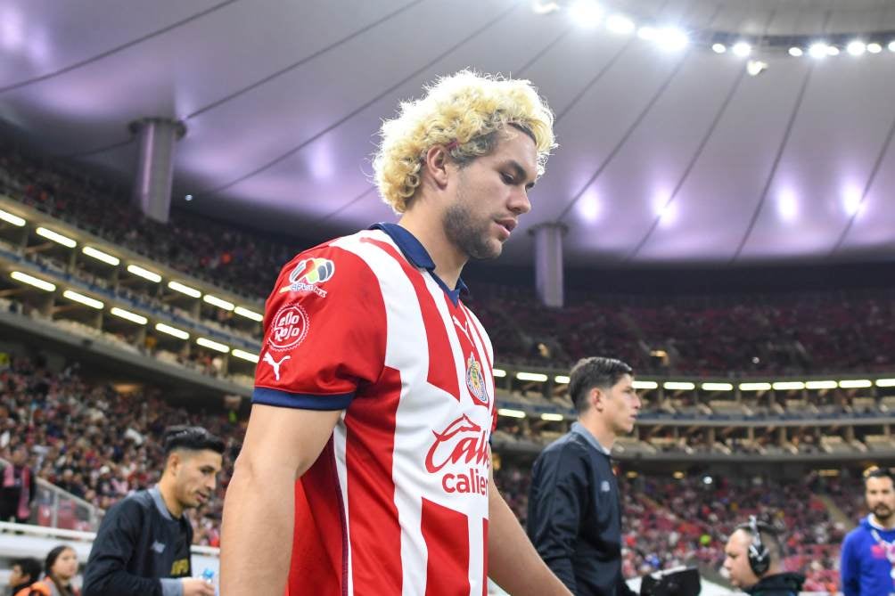 Cowell en partido con Chivas