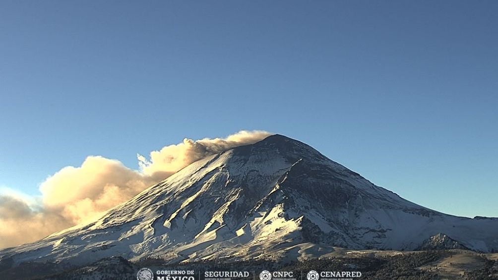 ¡Vaya imagen! El Volcán Popocatépetl está completamente nevado