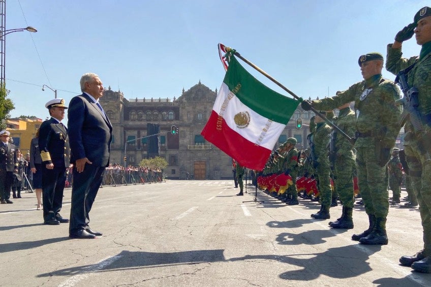 El Presidente de la República con las Fuerzas Armadas. 