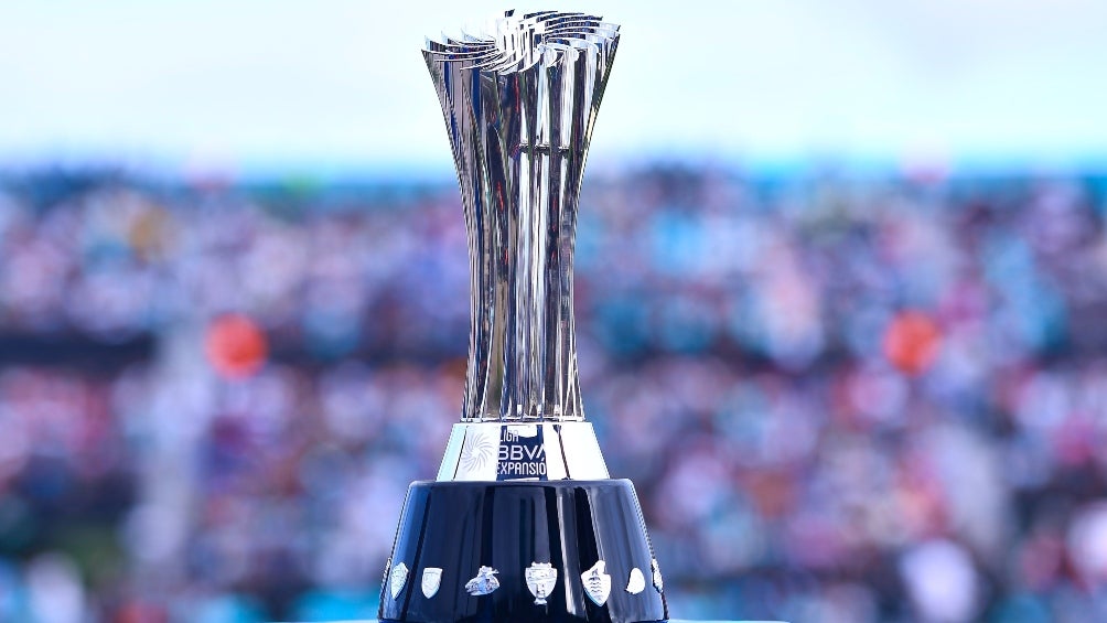 El trofeo del campeonato de Liga de Expansión 