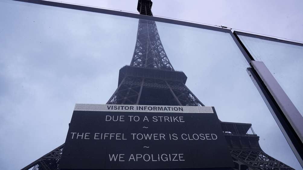 ¿Por qué está cerrada la Torre Eiffel? Te contamos lo que se sabe