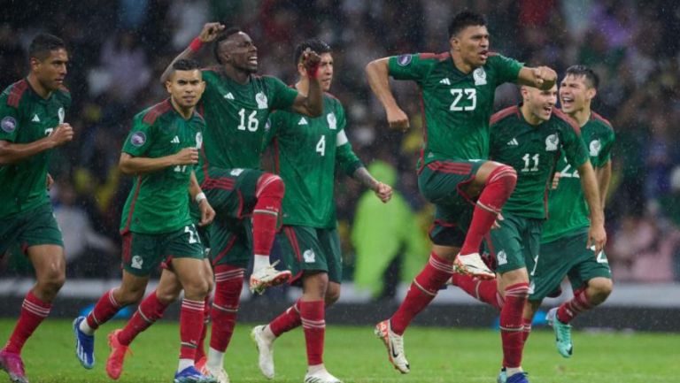 Selección Mexicana en festejo de gol