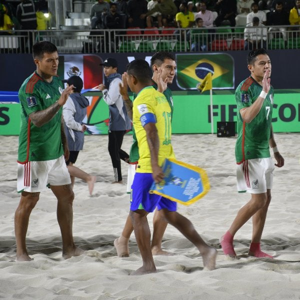 México cayó ante Brasil y se despidió del Mundial de Futbol de Playa