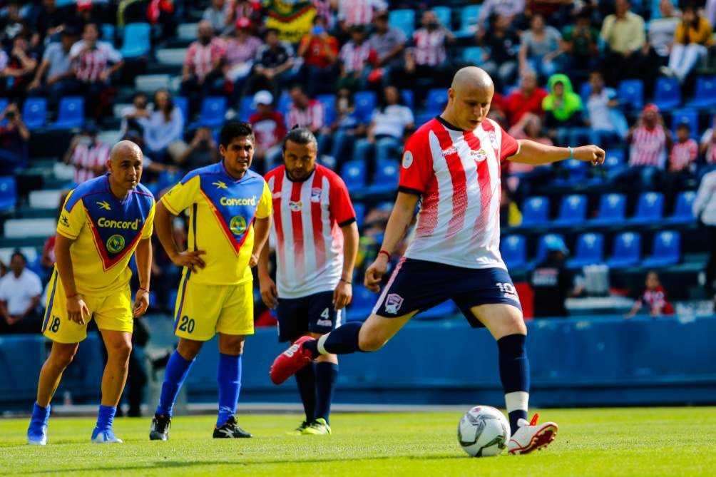 Bofo durante el juego de leyendas ante América