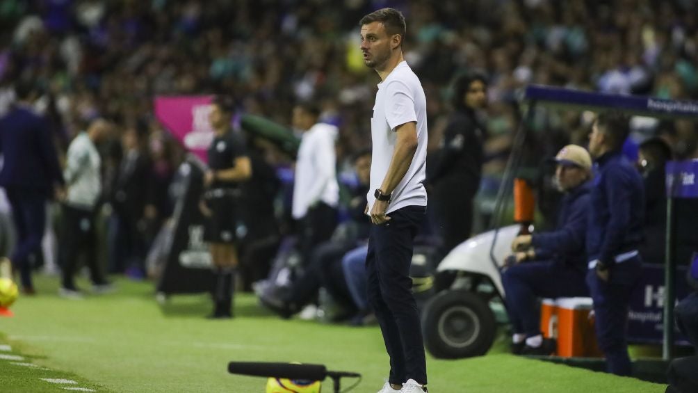 Anselmi durante el partido ante León