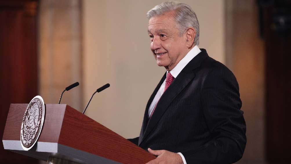 AMLO exhibió reportaje que prepara el New York Times en su contra. 