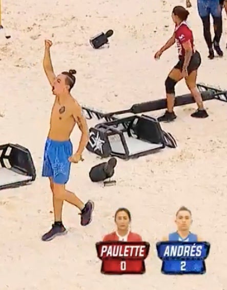 Andrés ganó la medalla y celebró.