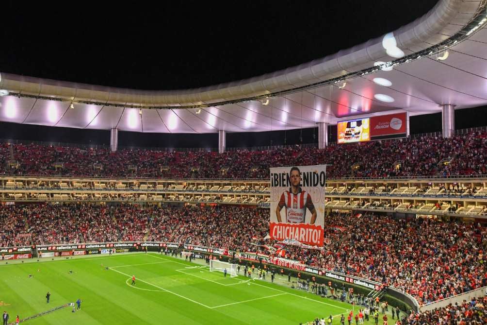 El Akron durante la presentación de Chicharito Hernández