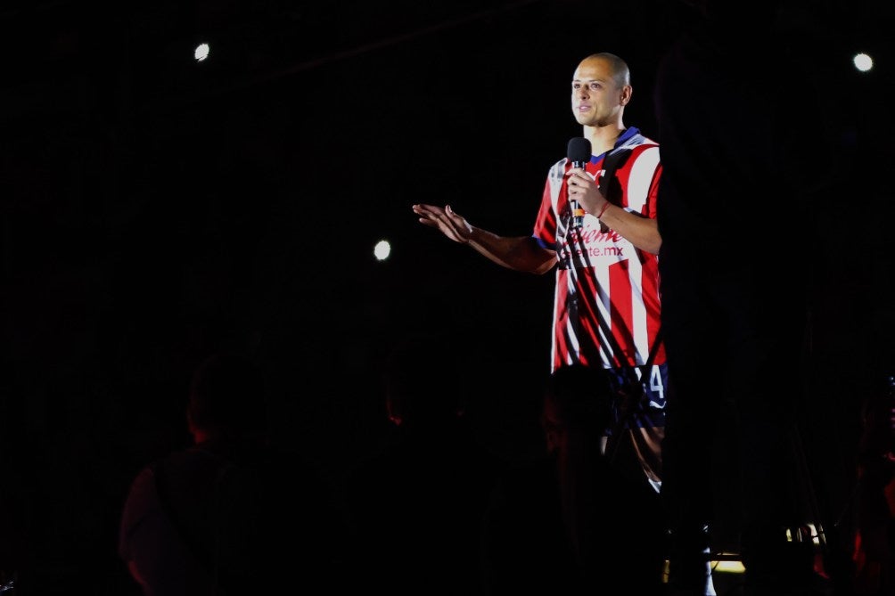 Chicharito durante su presentación 