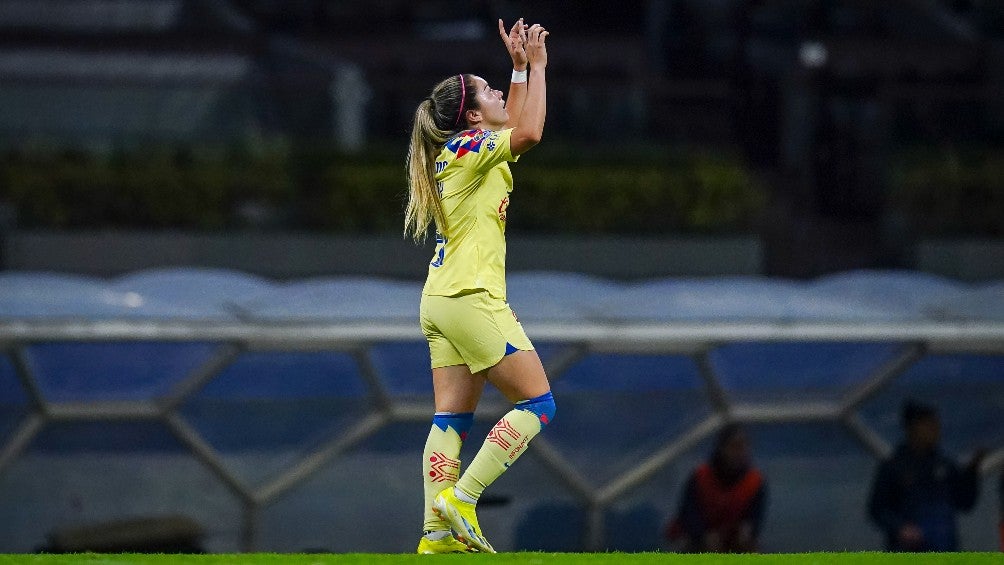 Katty Martínez festeja un gol