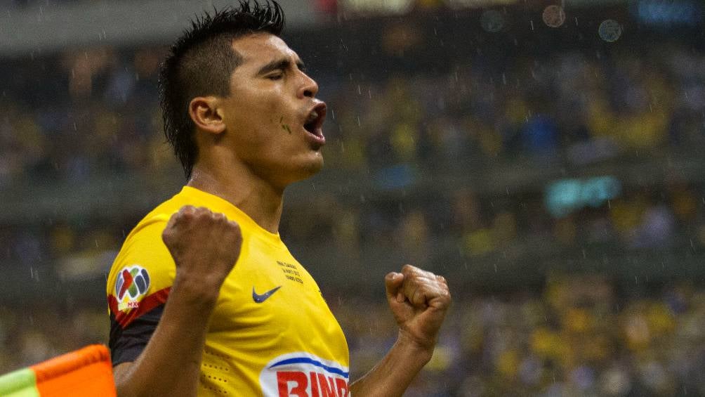 Osvalidto Martínez celebra un gol 