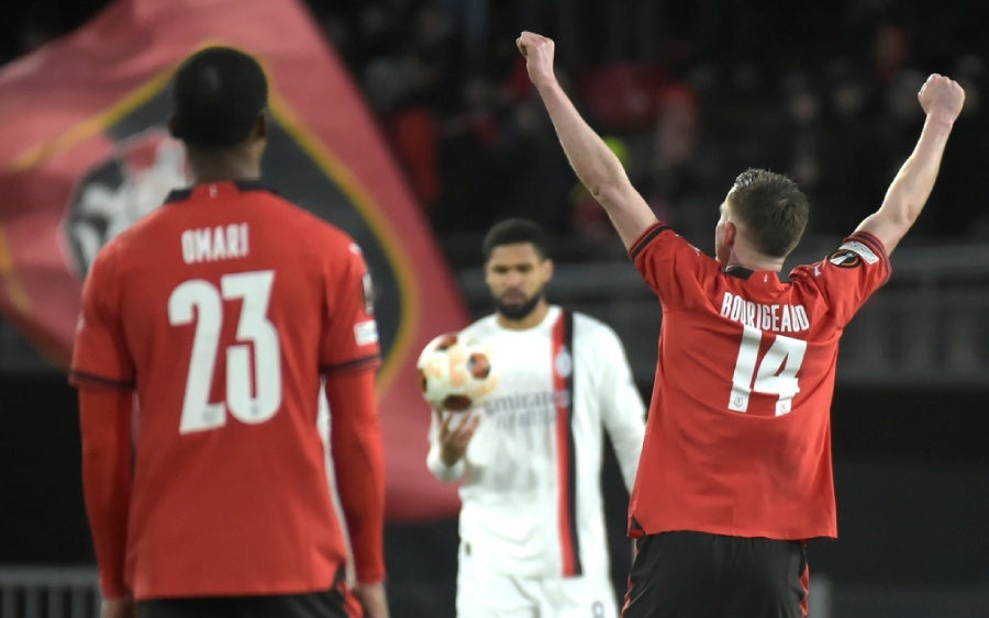 Benjamin Bourigeaud celebra uno de sus tres tantos en el juego