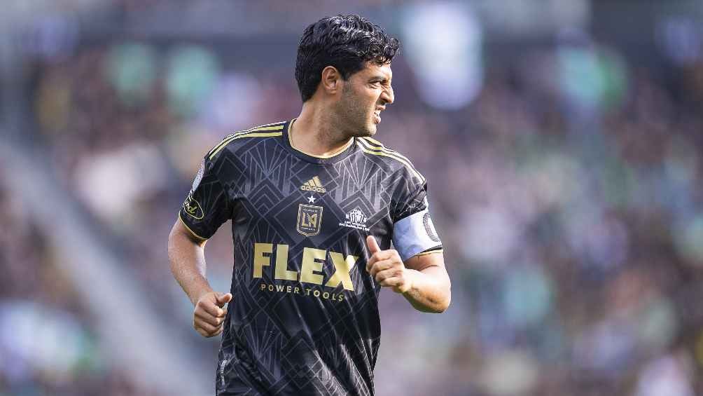 Vela sigue sin equipo