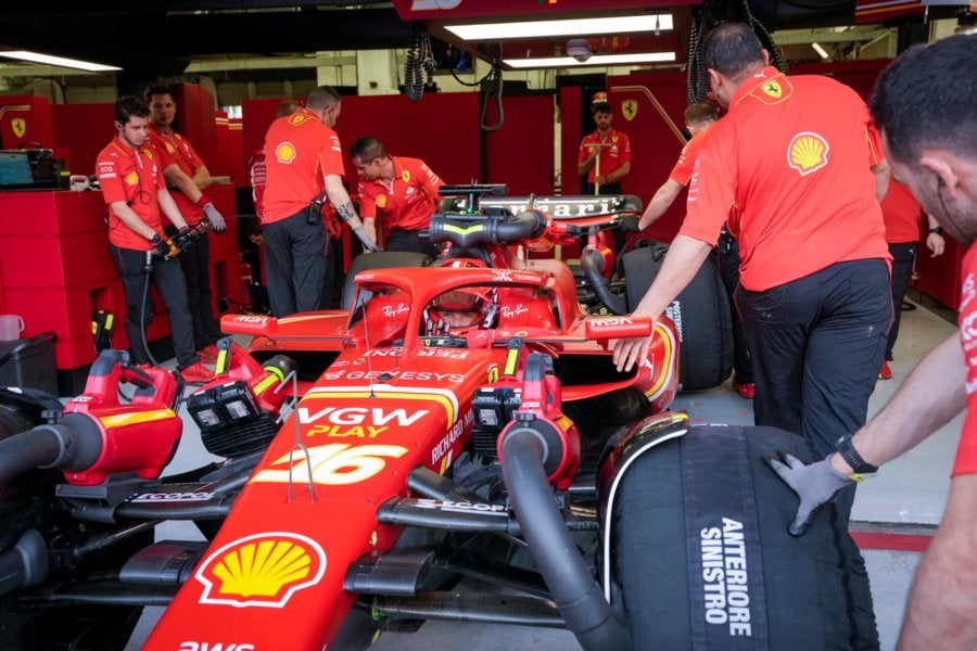 Charles Leclerc cerró primero en la pretemporada