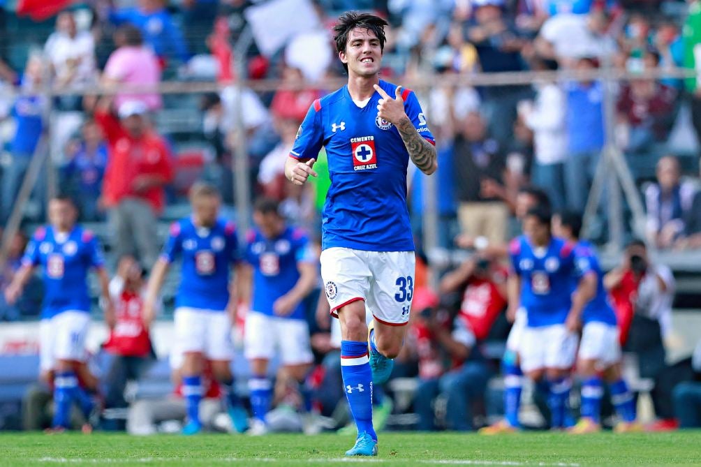 Formica en lamento con Cruz Azul