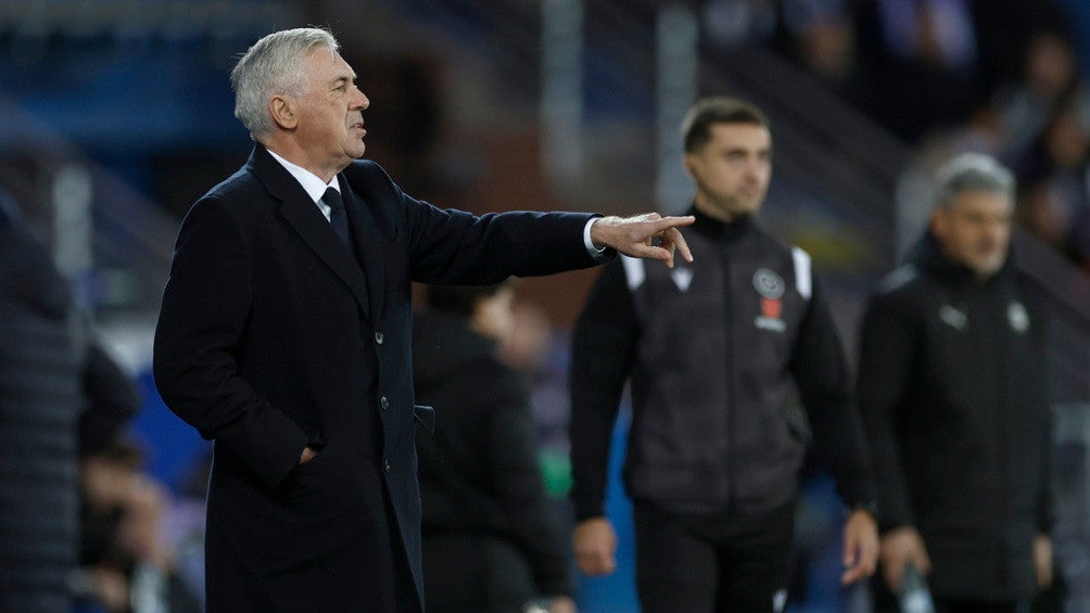 Ancelotti dirige las acciones del Real Madrid