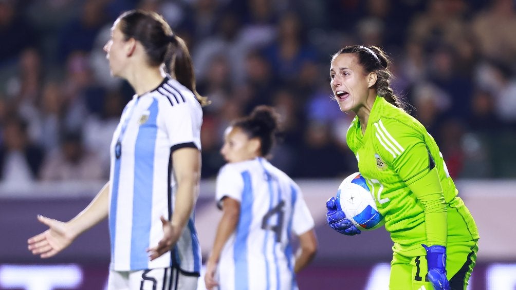 Aficionados tunden a Argentina por perder ante EU en la Copa Oro W: 'Así quieren cobrar lo mismo'