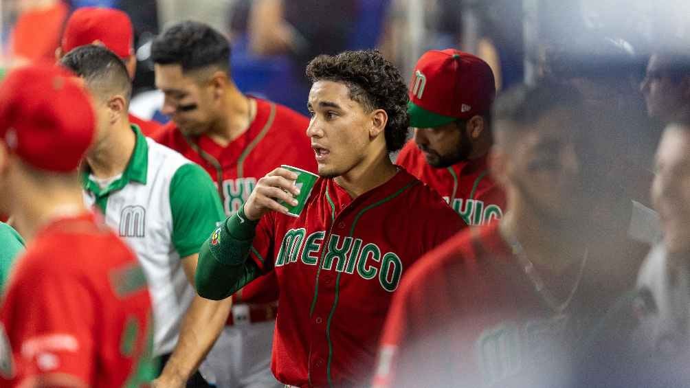 ¡Con el pie derecho! Alek Thomas conectó dos hits e impulso una carrera en el campamento de primavera