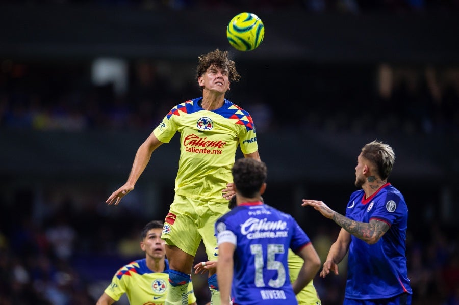 Igor Lichnovsky en el Clásico Joven