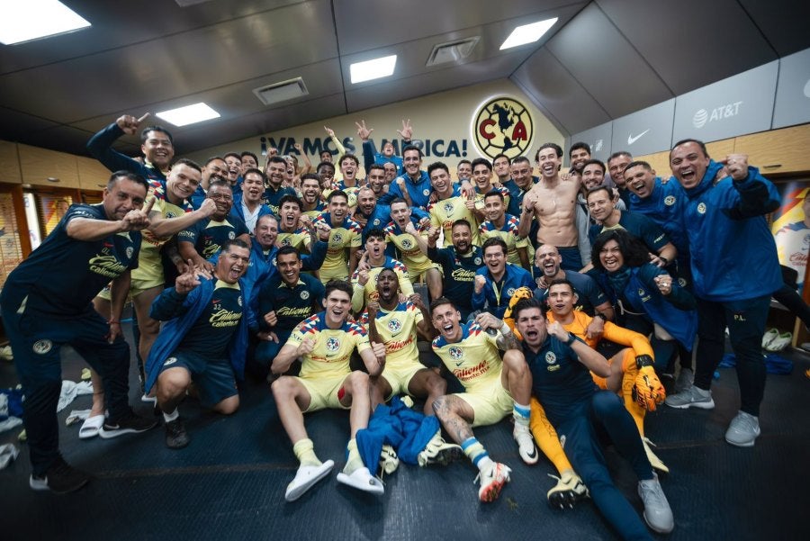 América festejando victoria en el Clásico Joven