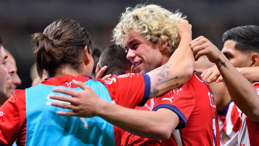 Cowell celebrando su gol ante Pumas