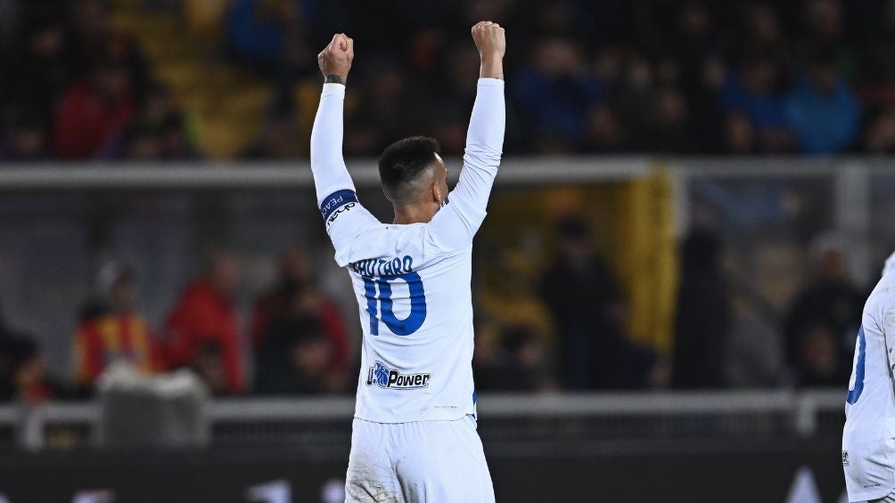 Lautaro celebra uno de sus dos goles