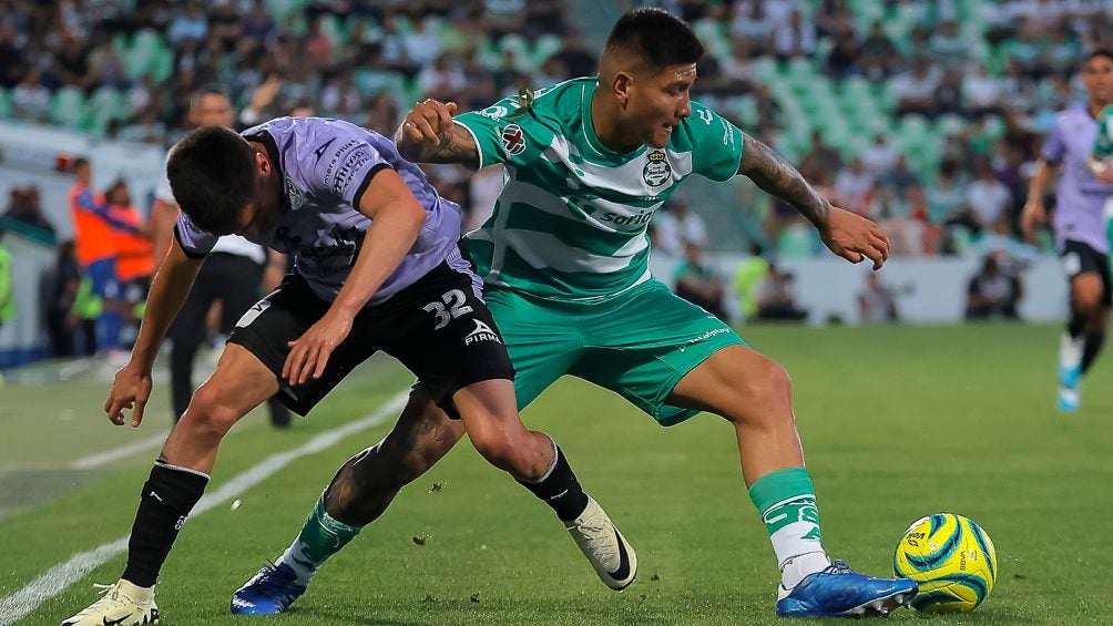 ¡Primera victoria de Ambriz! Santos Laguna vence por la minina a Mazatlán 