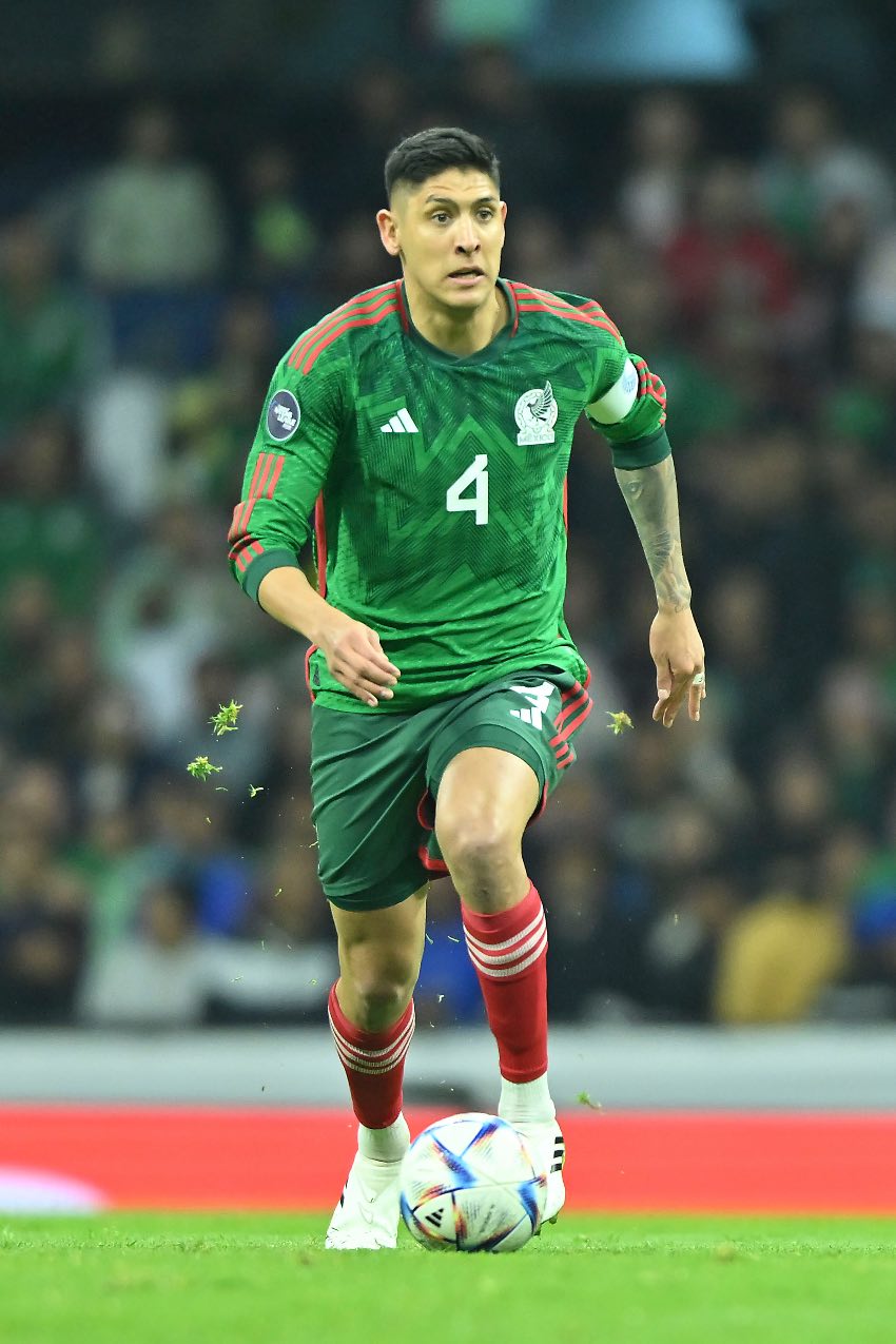 Edson Álvarez en un partido con el Tricolor