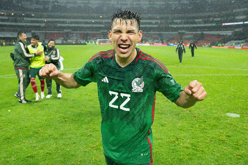 Hirving Lozano en celebración con la Selección Mexicana