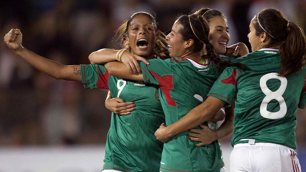 Domínguez celebra la última victoria oficial de México ante EU, en 2010