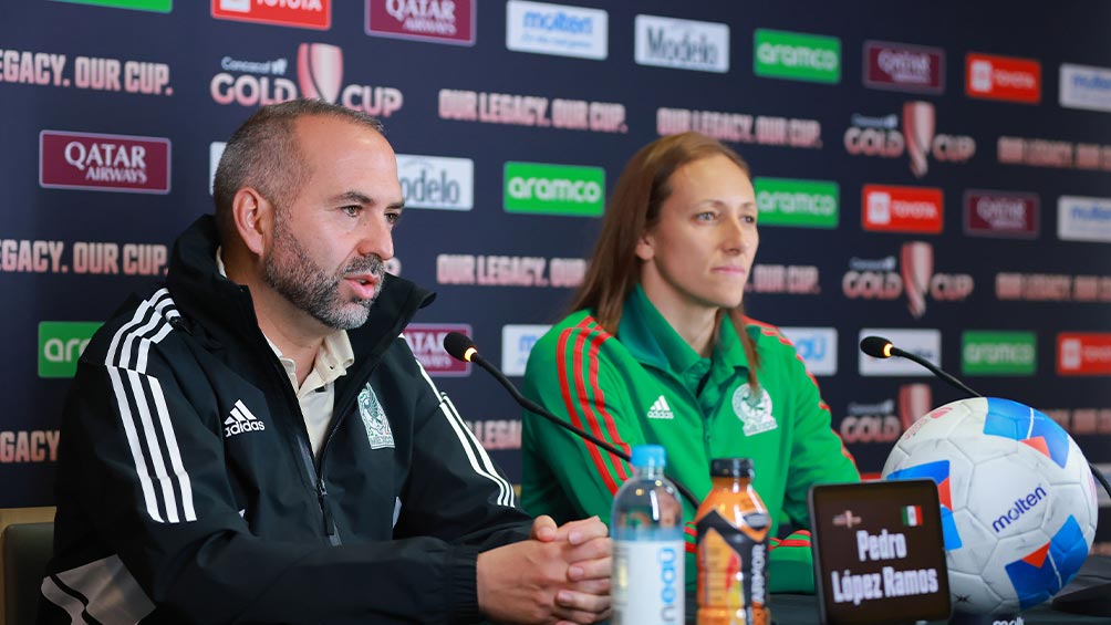 Pedro López, entrenador de la Selección Mexicana Femenil