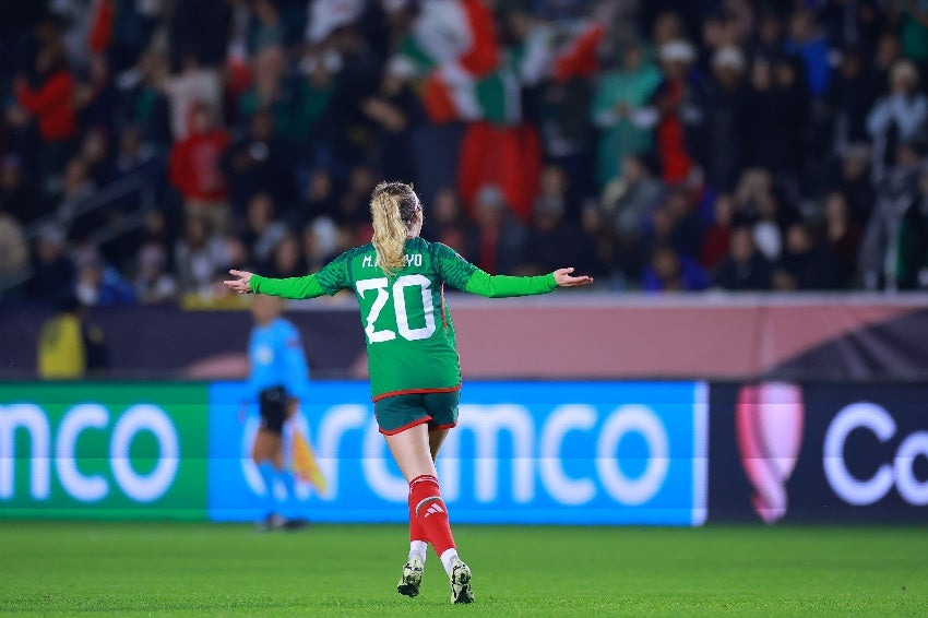 Mayra Pelayo celebrando su golazo ante Estados Unidos