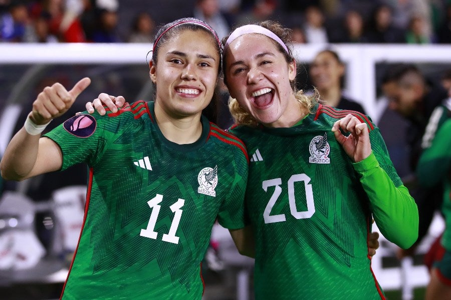 Tri Femenil celebra la victoria 