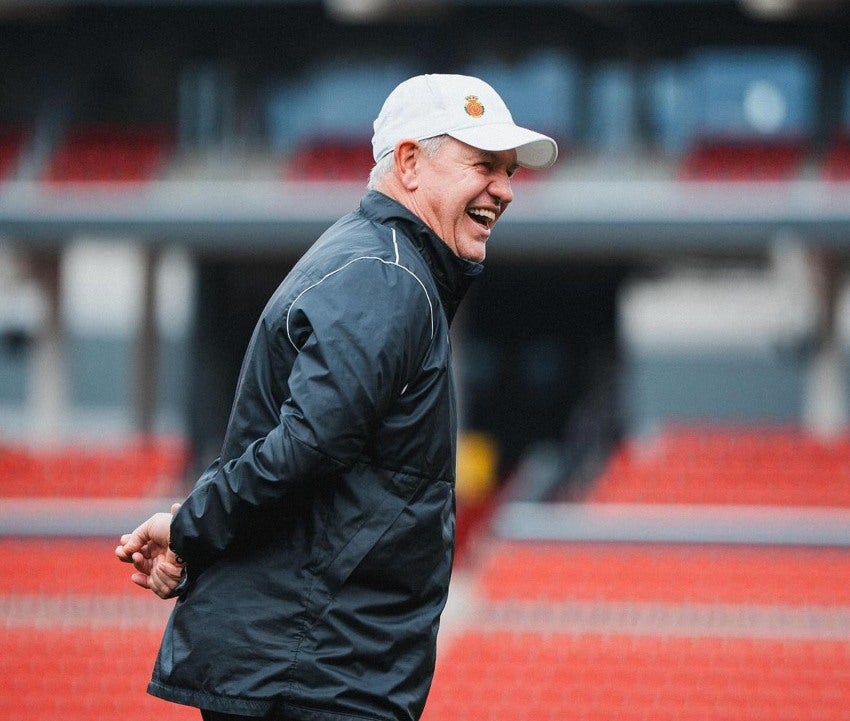 Aguirre en Mallorca dirigiendo entrenamiento 