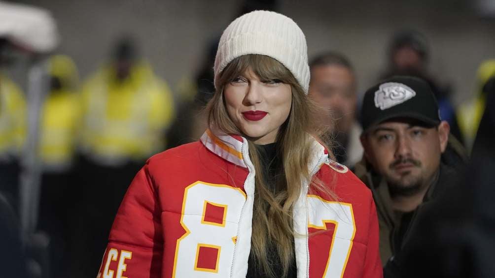 En esta ocasión la cantante no fue noticia por su novio Travis Kelce, de los Chiefs. 