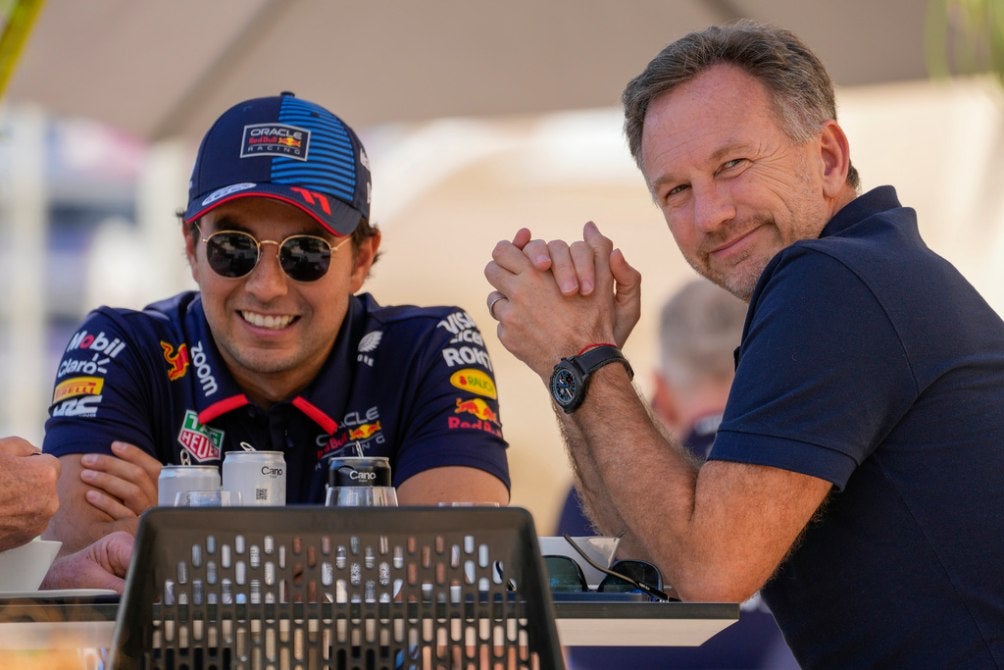 Horner con Checo Pérez en Baréin