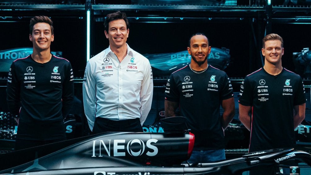 Wolff y los tres pilotos actuales de Mercedes